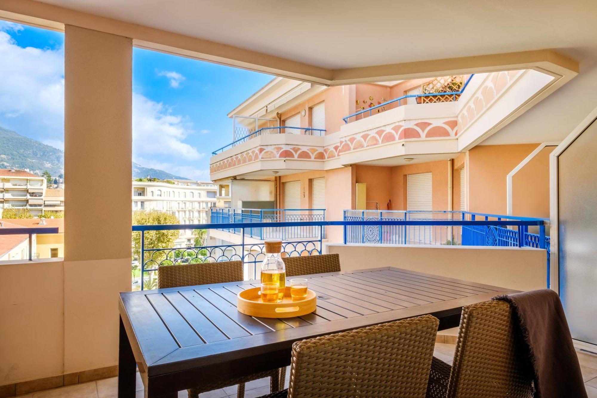 Residence Pierre & Vacances Les Rivages Du Parc Ментона Экстерьер фото