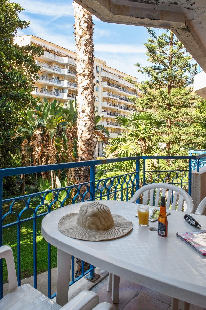 Residence Pierre & Vacances Les Rivages Du Parc Ментона Экстерьер фото